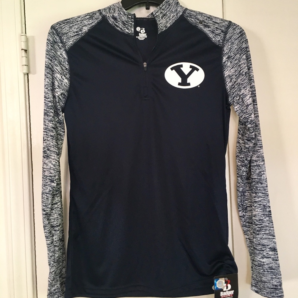 NEW BYU Womens Performance Top - size M